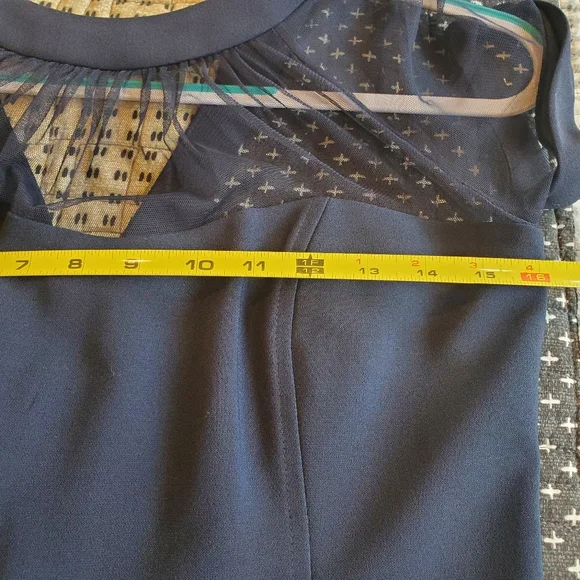 Maggy London Illusion Flounce Hem Dress Sz 4 - Picture 6 of 8